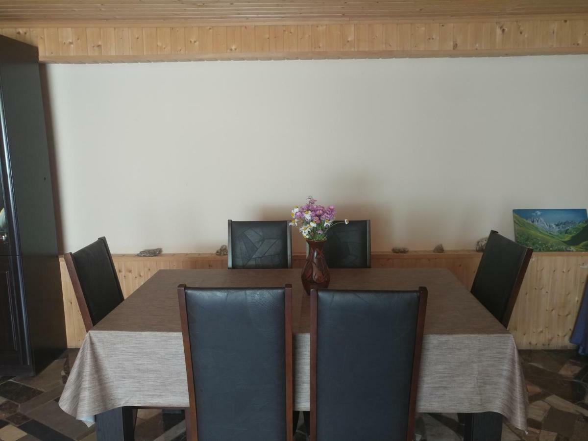 Lali'S Guest House In Juta Zewnętrze zdjęcie